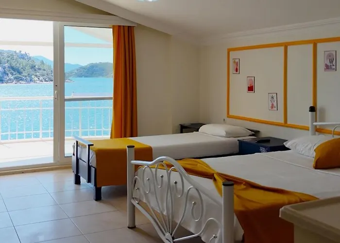 Yazıcı Bozburun Otel *