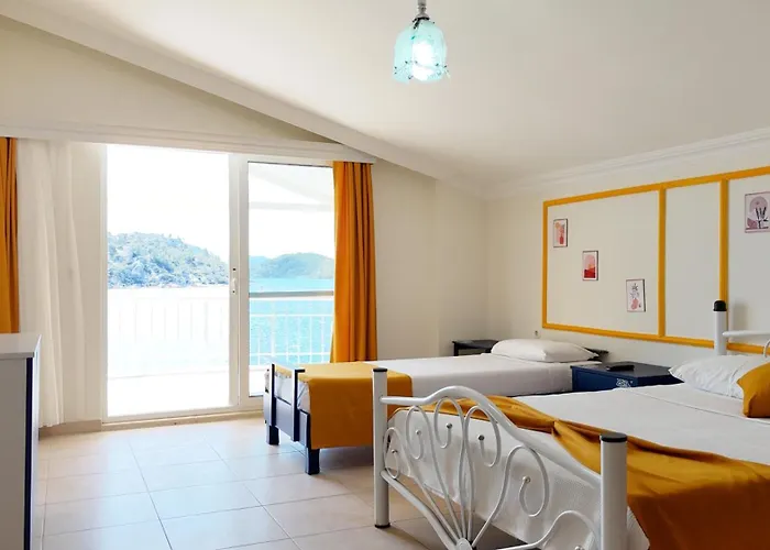 Yazıcı Bozburun Otel *